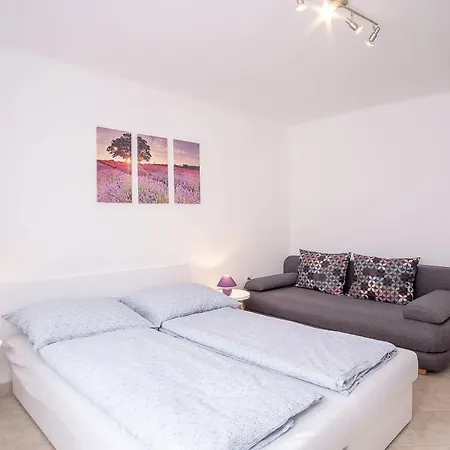 Myflat Lucy